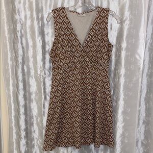 New York & Company Brown and Tan A-Line V-Neck Mini Dress Women’s Size L 🔥 YB3